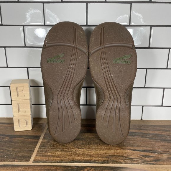 Dansko Womens Kim Nubuck Distressed Brown Leather Round Toe Slip On Clog Sz EU37 - Picture 7 of 10